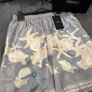 Men’s Versace Barocco Sea Printed Elasticated Waistband Shorts. 100% Silk
